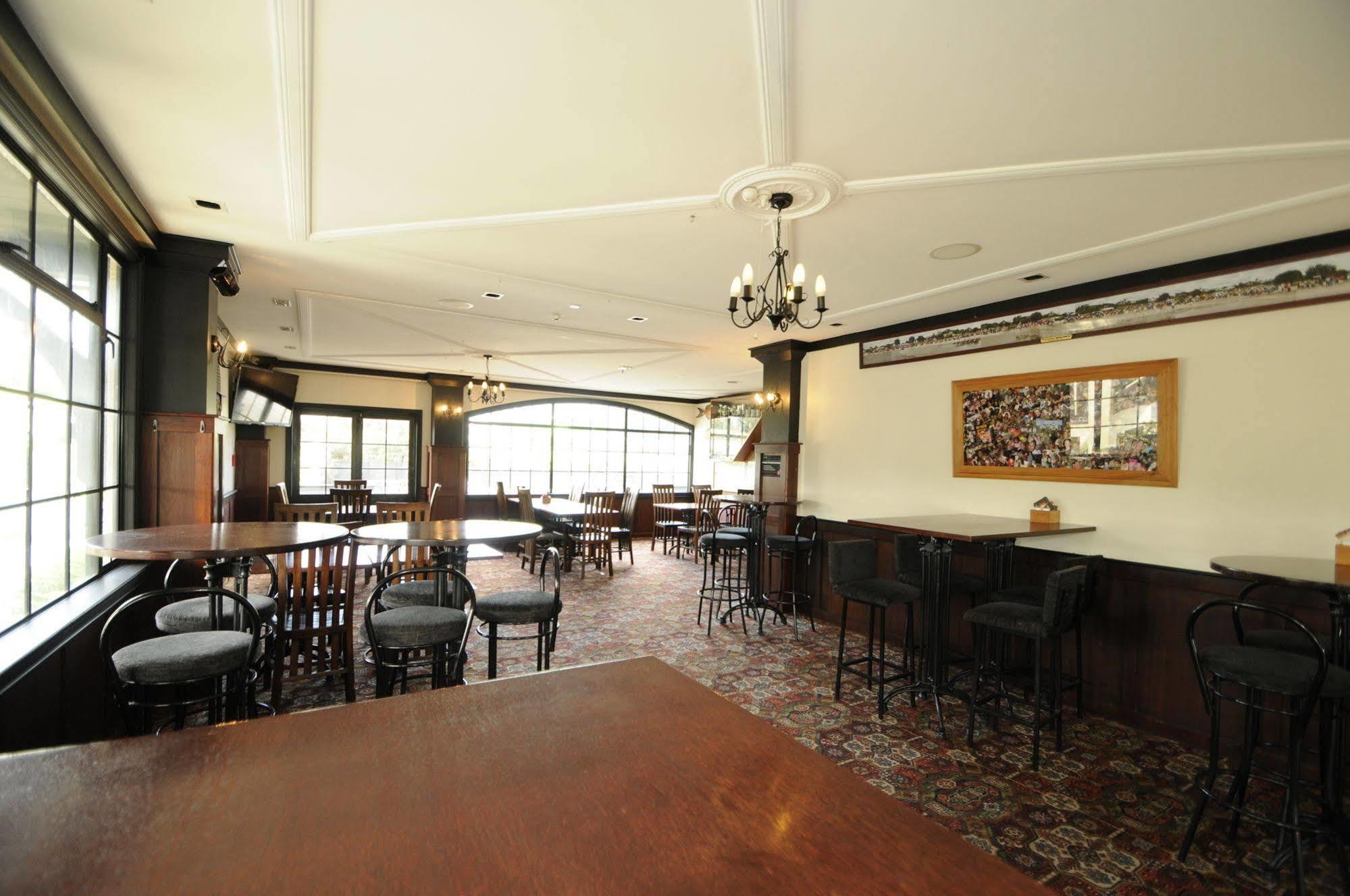 Salty Dog Inn Snells Beach Exterior foto