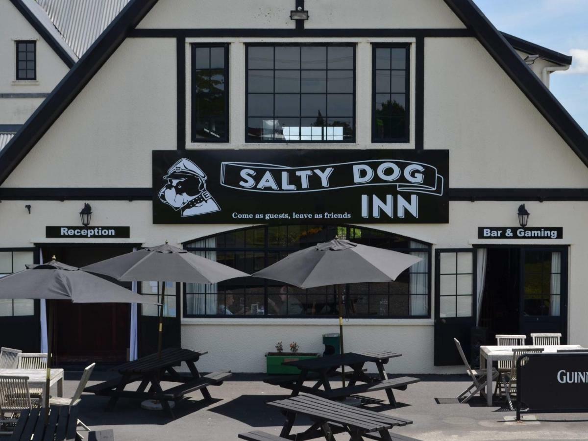 Salty Dog Inn Snells Beach Exterior foto